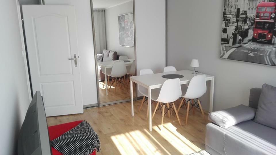Powstańców Wielkopolskich 12 Poznan Exterior foto